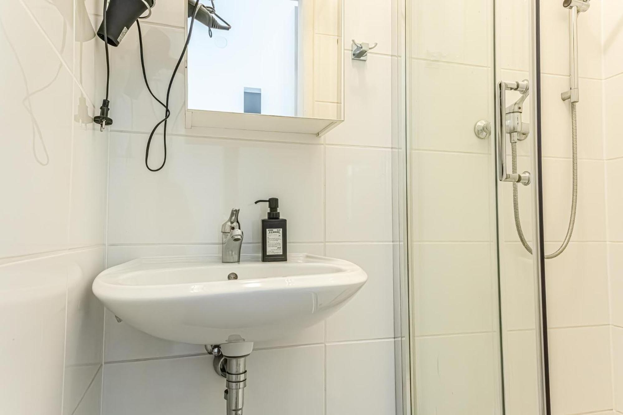 Stylish 1Br Apartment- Near Westbahnhof U3&U6 Wien Eksteriør billede