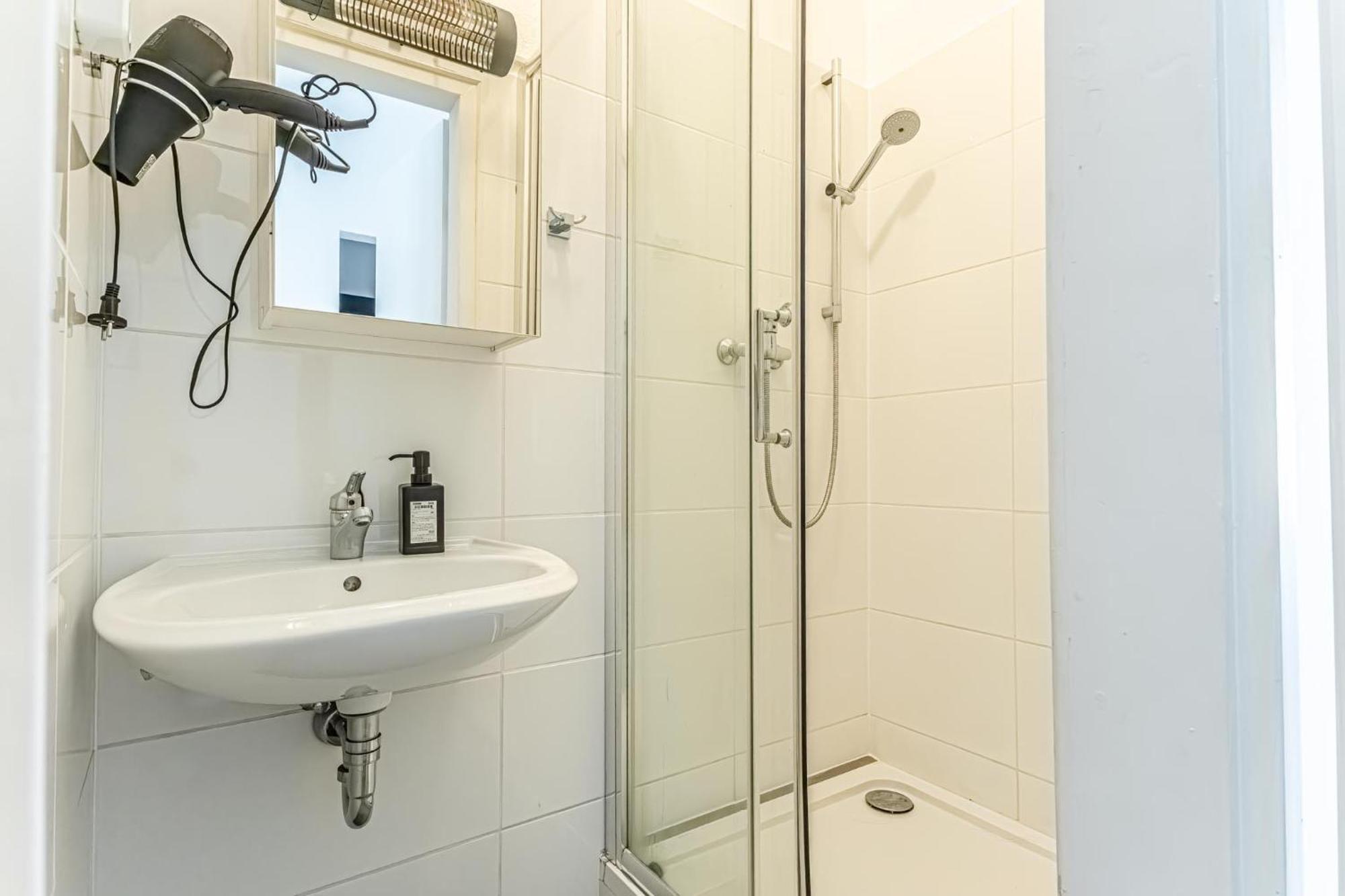 Stylish 1Br Apartment- Near Westbahnhof U3&U6 Wien Eksteriør billede